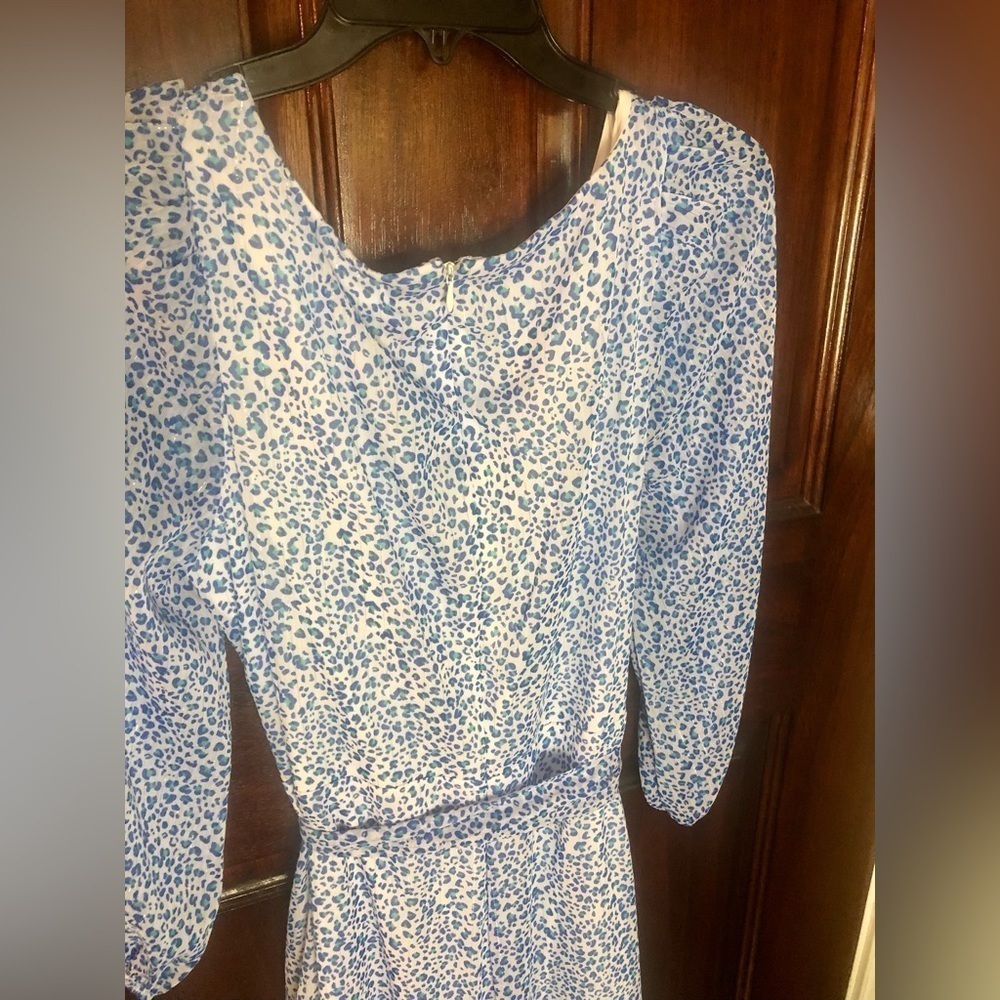 GORGEOUS 💙 NWT DKNY Leopard‎ Wrap Dress - Picture 4 of 9